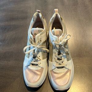 GUC Michael Kors Silver Sneakers with Distinctive Sole Patterns